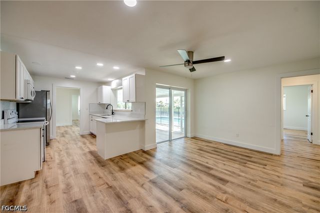 3009 SE 10th AVE, Cape Coral, FL 33904