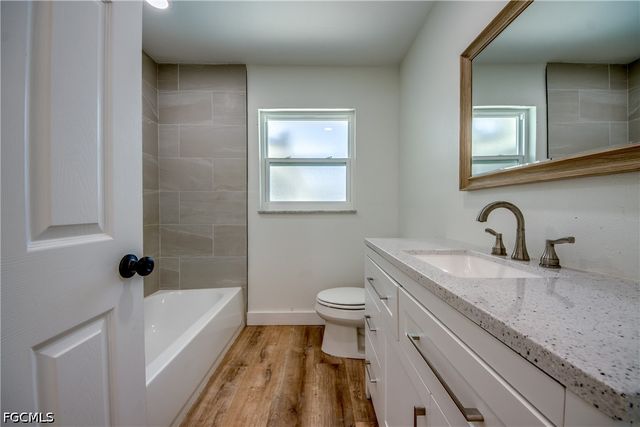 3009 SE 10th AVE, Cape Coral, FL 33904