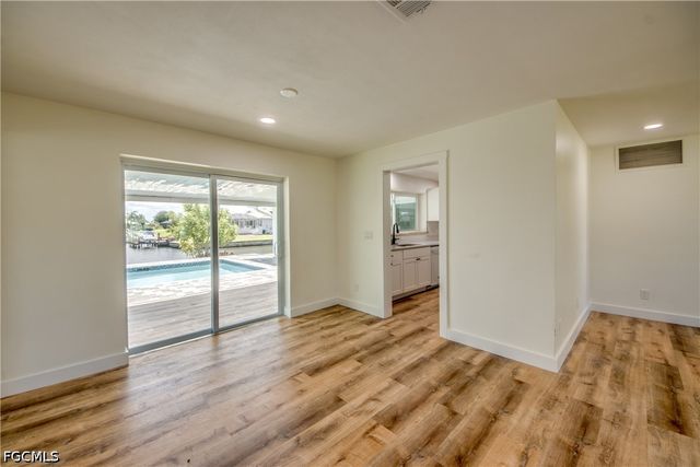 3009 SE 10th AVE, Cape Coral, FL 33904