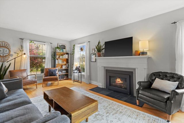 9515 Ridge BOULEVARD, Wauwatosa, WI 53226