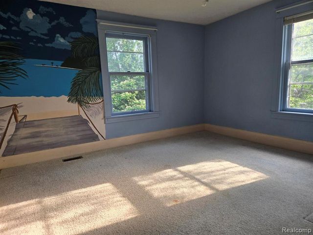 812 Academy Road, Holly, MI 48442