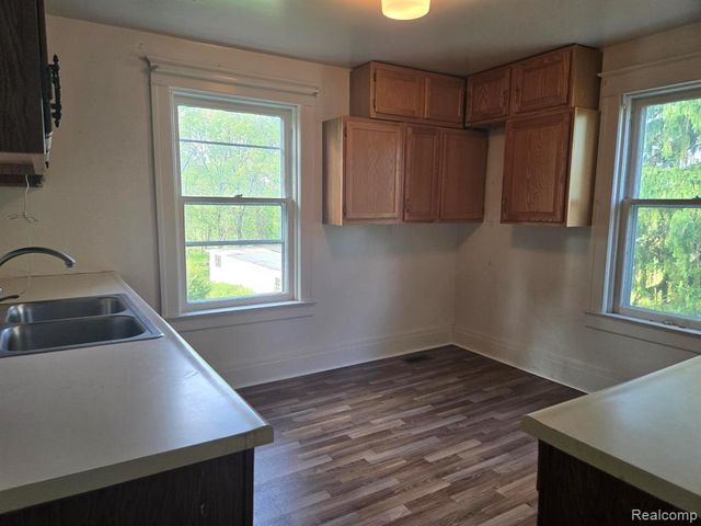 812 Academy Road, Holly, MI 48442