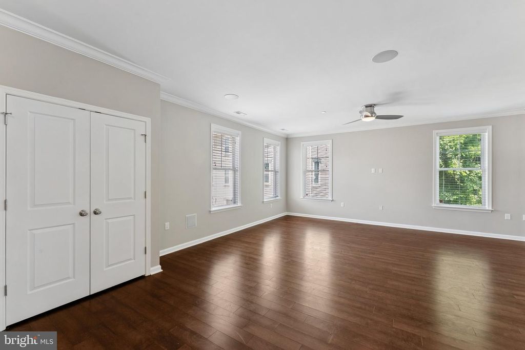 412 WOODCREST DR SE #412B, Washington, DC 20032