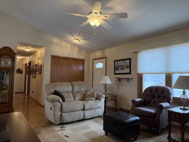 62 E Sedgemeadow STREET, Elkhorn, WI 53121