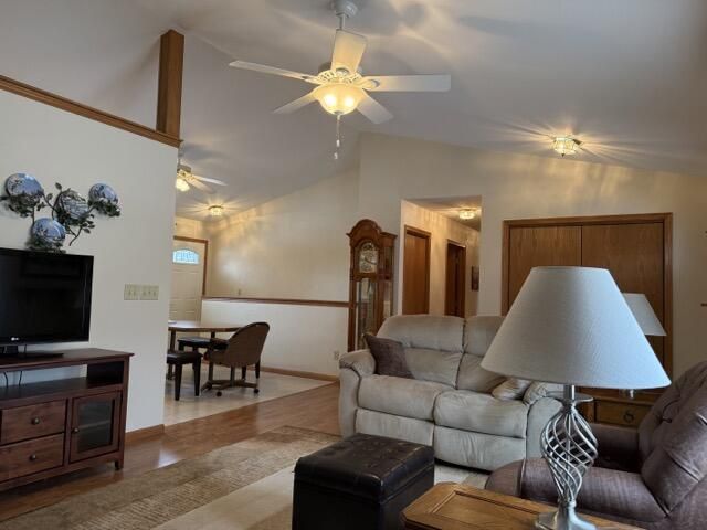 62 E Sedgemeadow STREET, Elkhorn, WI 53121