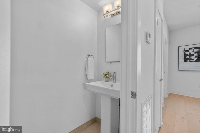 808A MONTROSE ST, Philadelphia, PA 19147