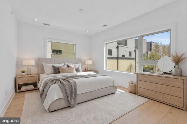 808A MONTROSE ST, Philadelphia, PA 19147