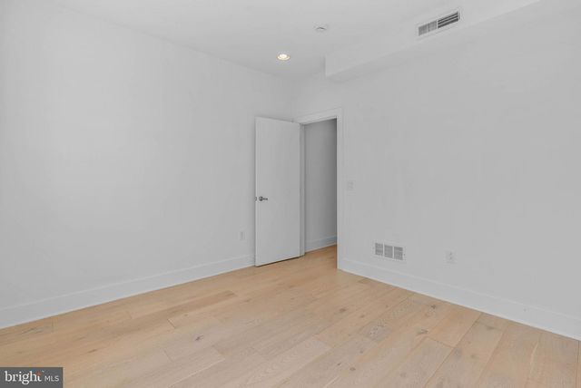 808A MONTROSE ST, Philadelphia, PA 19147