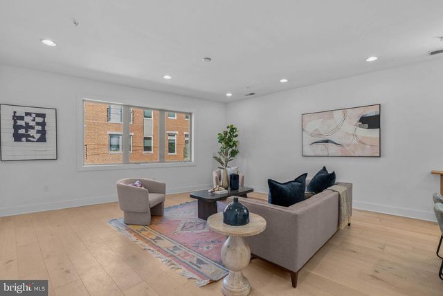 808A MONTROSE ST, Philadelphia, PA 19147