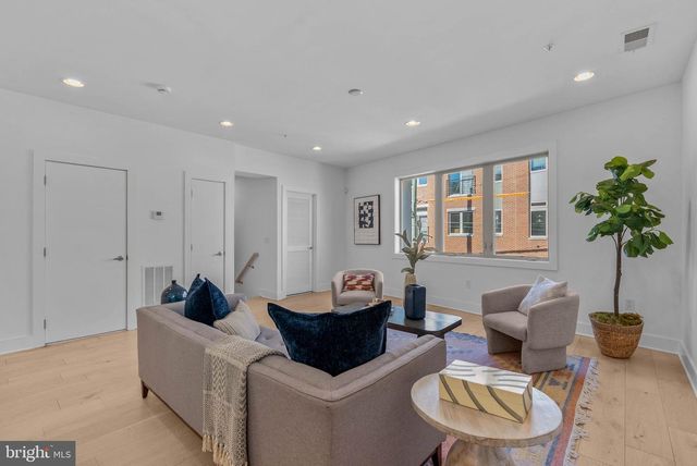 808A MONTROSE ST, Philadelphia, PA 19147