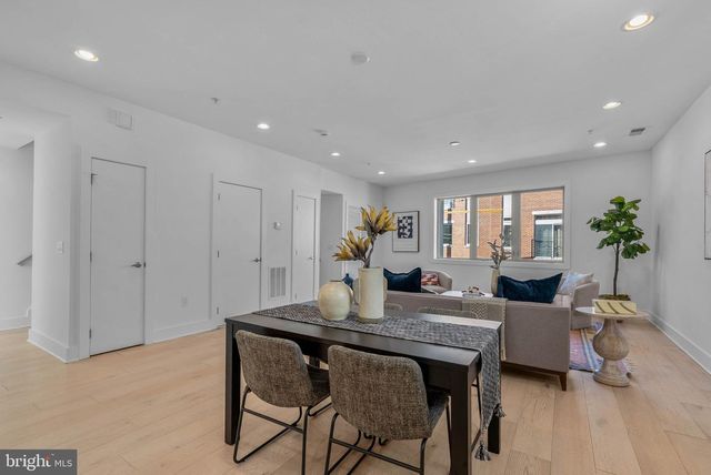 808A MONTROSE ST, Philadelphia, PA 19147