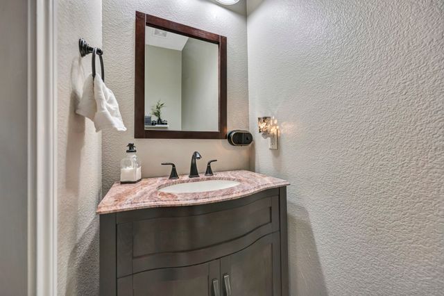 102 Lakeway Lane, Justin, TX 76247