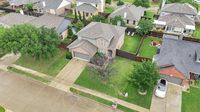 102 Lakeway Lane, Justin, TX 76247