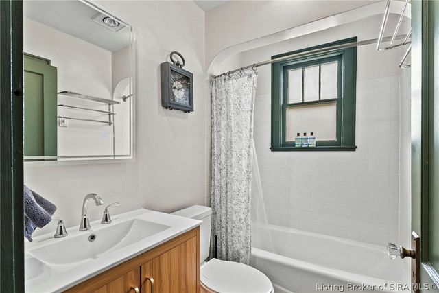 128 West Street, Madison, IN 47250