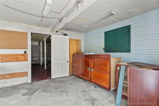 128 West Street, Madison, IN 47250