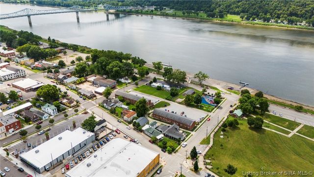 128 West Street, Madison, IN 47250