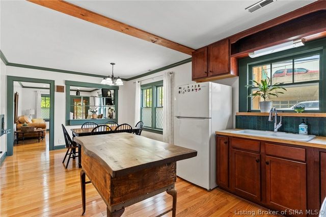 128 West Street, Madison, IN 47250