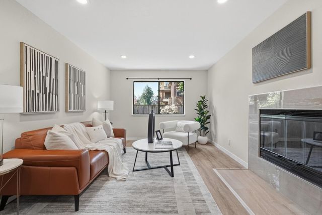 1983 San Luis Avenue 22, Mountain View, CA 94043