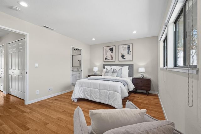 1983 San Luis Avenue 22, Mountain View, CA 94043