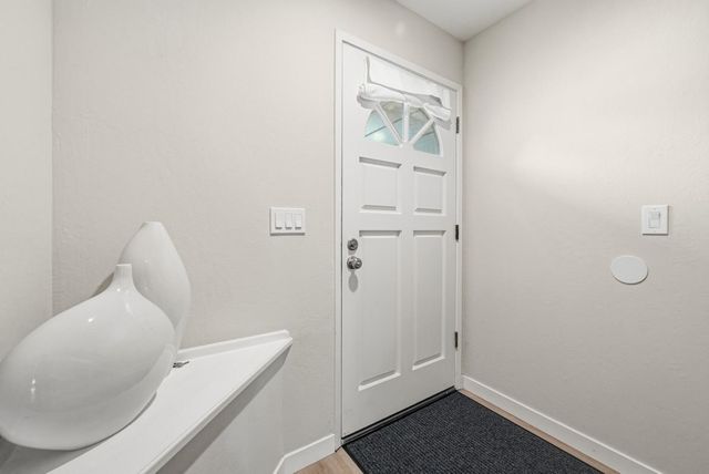 1983 San Luis Avenue 22, Mountain View, CA 94043