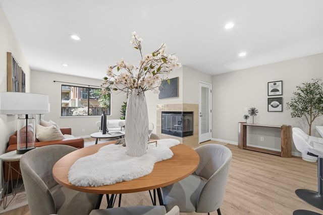 1983 San Luis Avenue 22, Mountain View, CA 94043