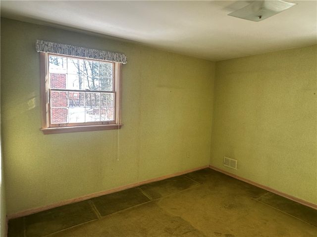 616 Edgewood Rd, Forest Hills Boro, PA 15221