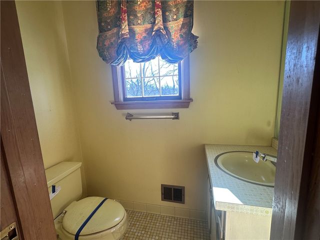 616 Edgewood Rd, Forest Hills Boro, PA 15221