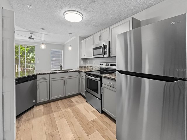 5601 BENTGRASS DRIVE 10-112, Sarasota, FL 34235