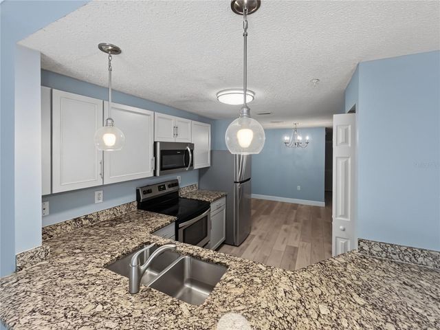5601 BENTGRASS DRIVE 10-112, Sarasota, FL 34235
