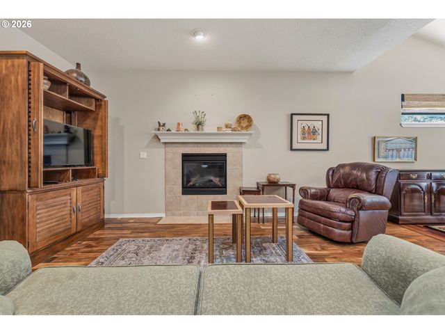 3238 LARRABEE St, Forest Grove, OR 97116