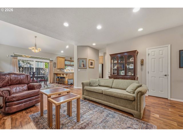 3238 LARRABEE St, Forest Grove, OR 97116