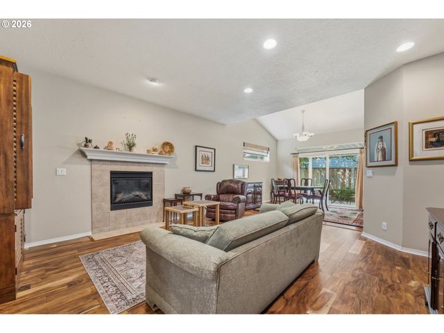 3238 LARRABEE St, Forest Grove, OR 97116
