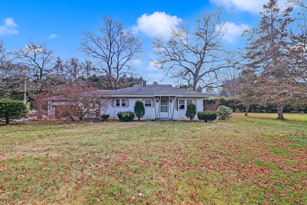 60 Frost Street, Southington, CT 06489