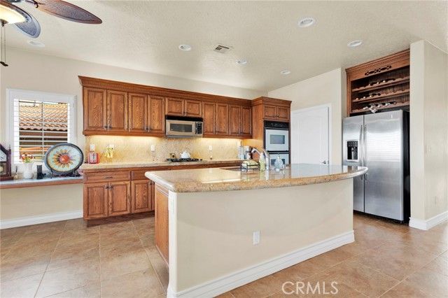 17790 Cresta Blanca, Victorville, CA 92395