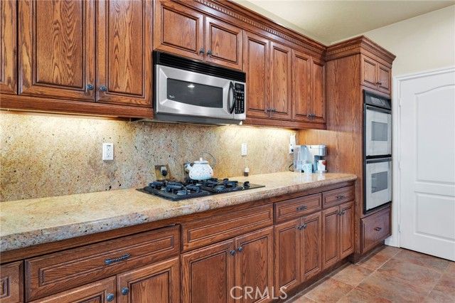 17790 Cresta Blanca, Victorville, CA 92395