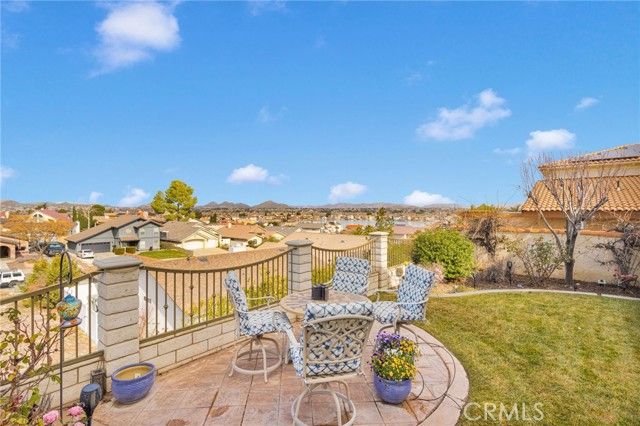 17790 Cresta Blanca, Victorville, CA 92395