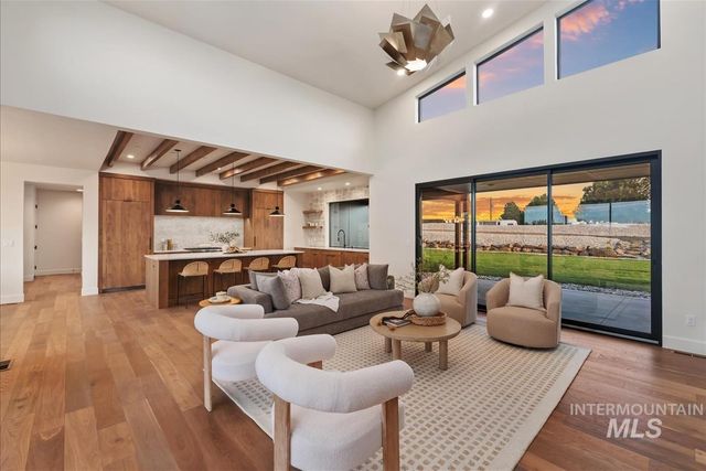 8085 Quail Hollow Dr, Middleton, ID 83644