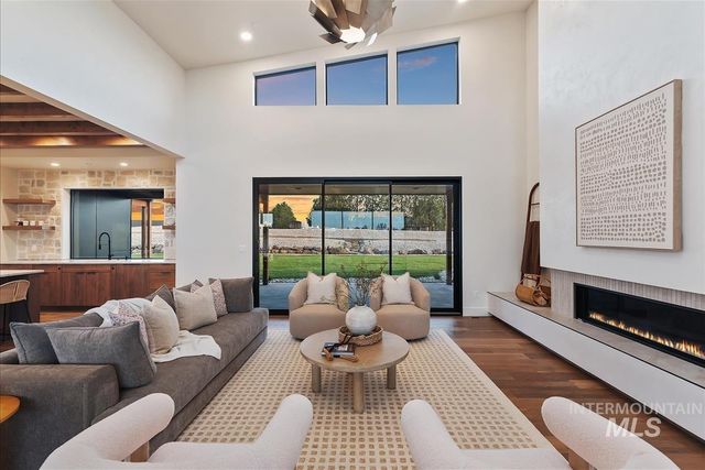 8085 Quail Hollow Dr, Middleton, ID 83644