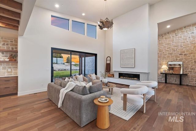 8085 Quail Hollow Dr, Middleton, ID 83644