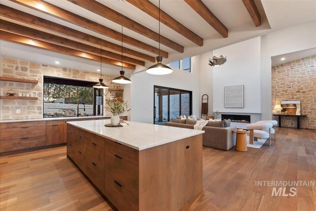 8085 Quail Hollow Dr, Middleton, ID 83644