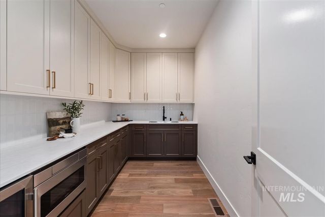 8085 Quail Hollow Dr, Middleton, ID 83644