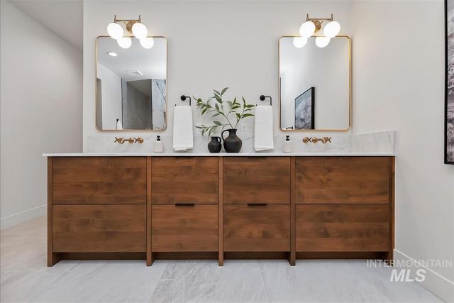 8085 Quail Hollow Dr, Middleton, ID 83644