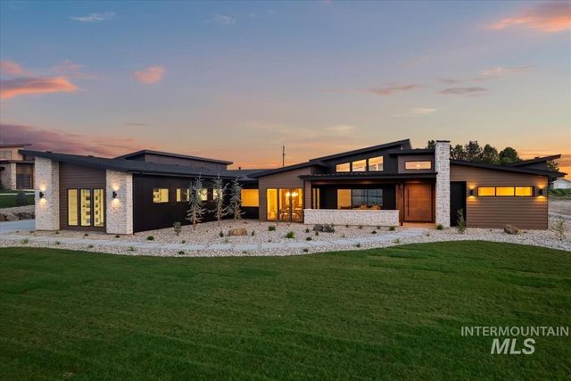 8085 Quail Hollow Dr, Middleton, ID 83644