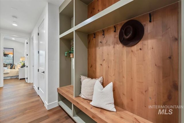 8085 Quail Hollow Dr, Middleton, ID 83644