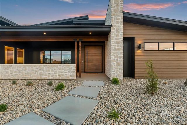 8085 Quail Hollow Dr, Middleton, ID 83644