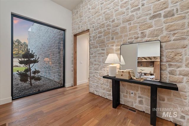 8085 Quail Hollow Dr, Middleton, ID 83644