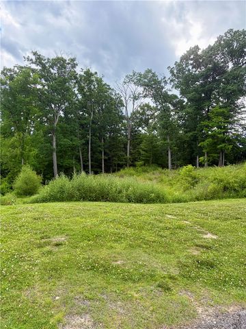 0 Coral/Johnston, Upper St Clair, PA 15241