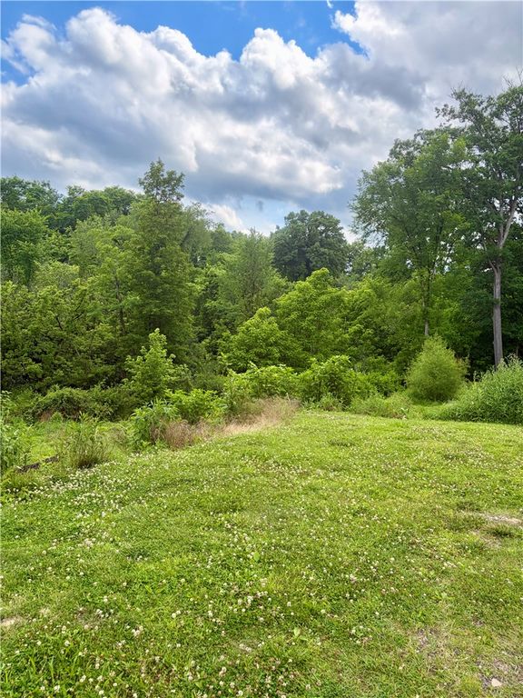 0 Coral/Johnston, Upper St Clair, PA 15241