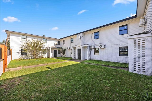 6811 Del Rio Street 26, Houston, TX 77021
