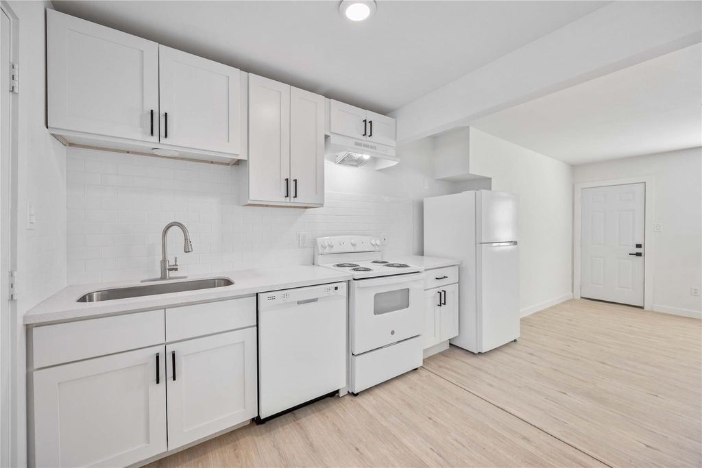 6811 Del Rio Street 26, Houston, TX 77021